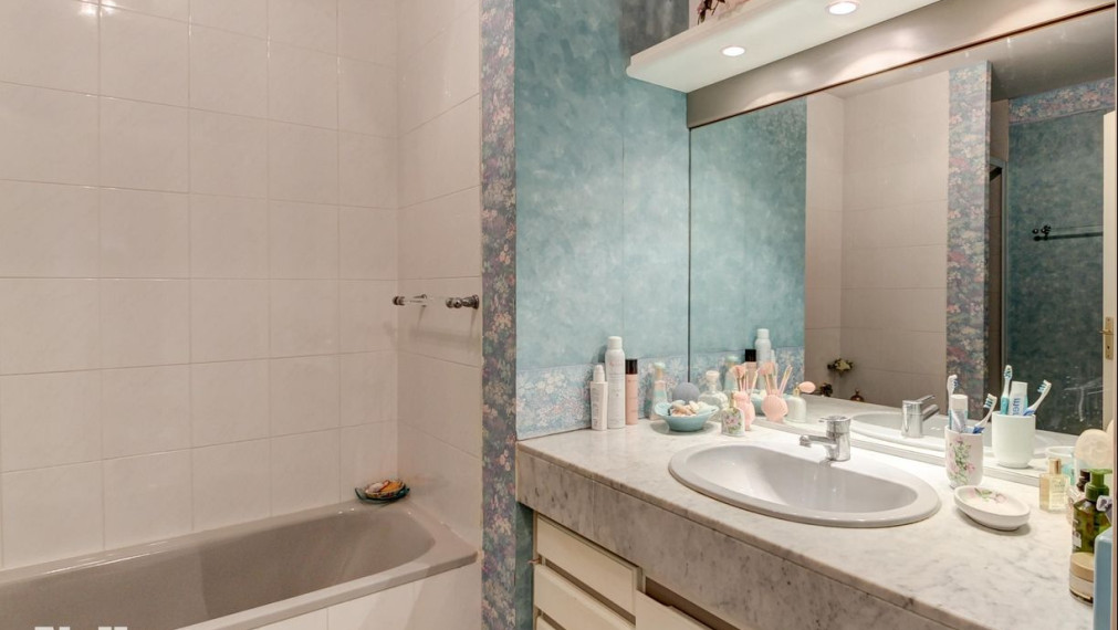 Neibrs | Na predaj tradičný provensálsky 3i byt, 78.5m2 s bazénom a výhľadom na more, Nice-Fabron, Francúzsko