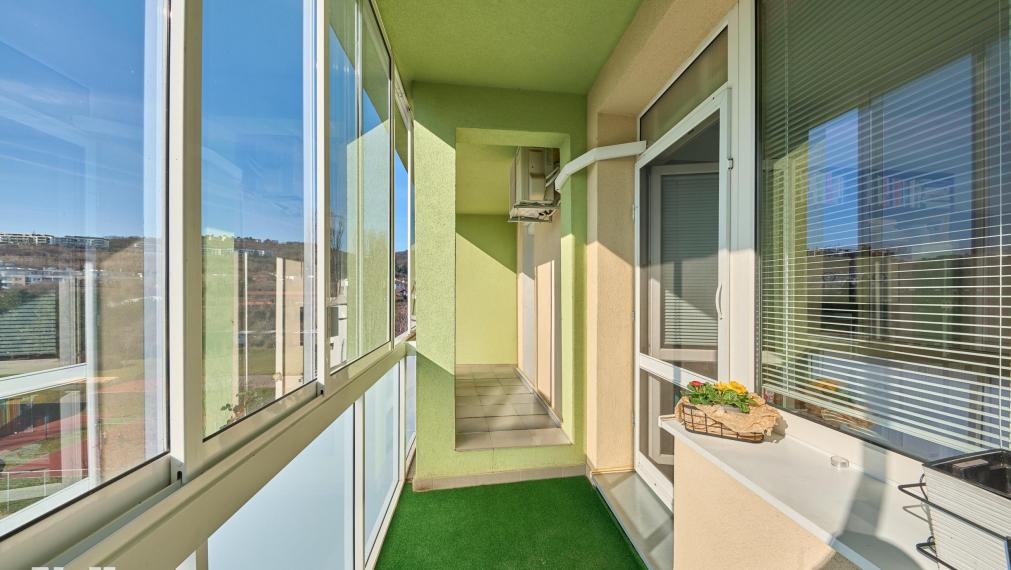 Neibrs | 3,5 izb.byt, Teplická ulica, 80 m2 plus zasklená loggia a balkón 