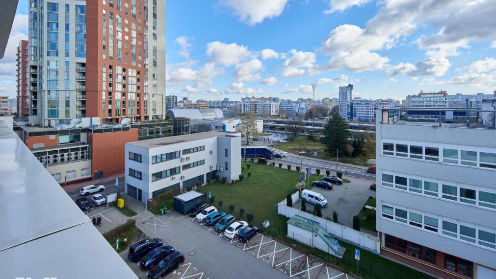 Neibrs | Novostavba 3 izbový byt s balkónom (10m²) a garážovým parkovacím miestom v projekte Matadorka