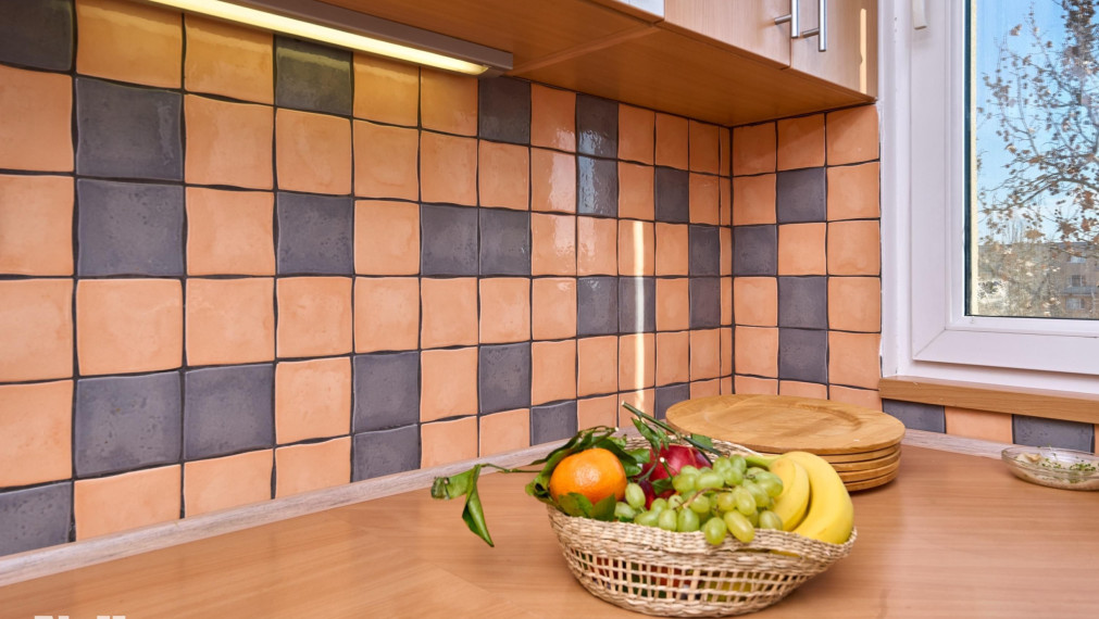 Neibrs | REZERVOVANÉ- 3,5 izb.byt, Teplická ulica, 80 m2 plus zasklená loggia a balkón 