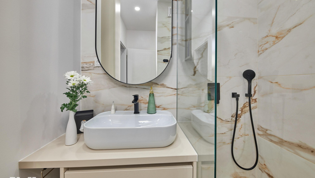 Neibrs | Dizajnový 3 izb. byt s 2 loggiami a balkónom, Martinčekova ul. Ružinov