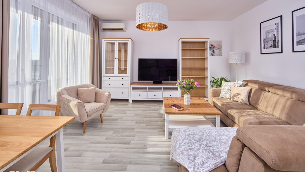 Neibrs | 3 izbový svetlý byt s balkónom (8m2) a parkovacím miestom