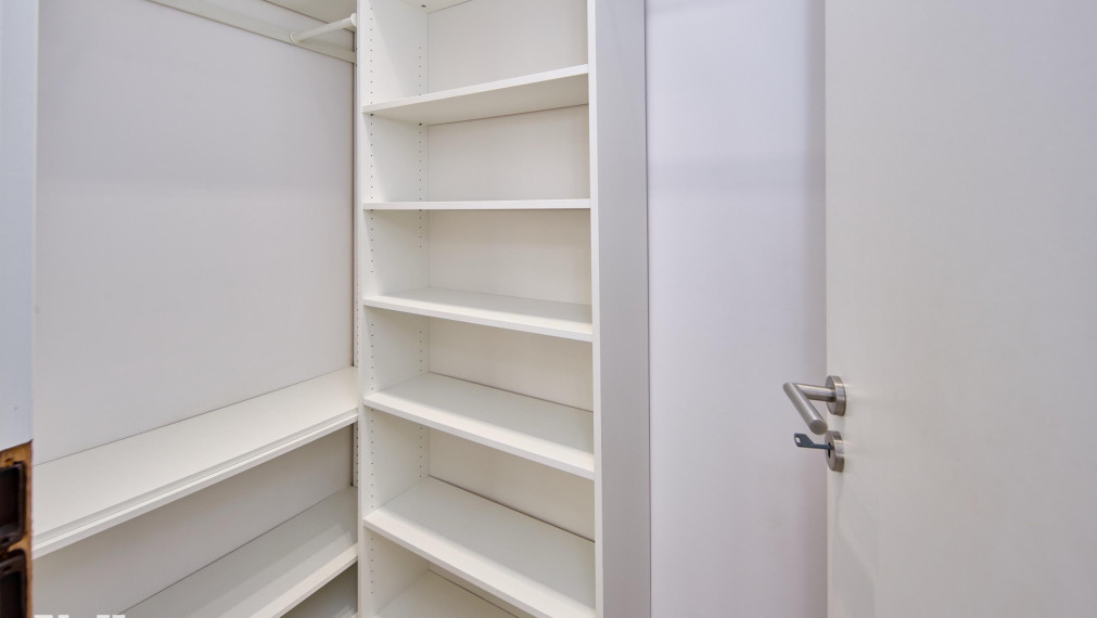 Neibrs | 3 izbový svetlý byt s balkónom (8m2) a parkovacím miestom