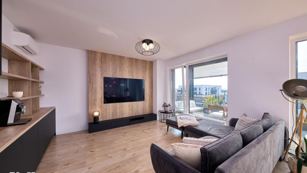 Neibrs |  4 - izbový priestranný byt na najvyššom poschodí v projekte Slnečnice – Viladomy.  