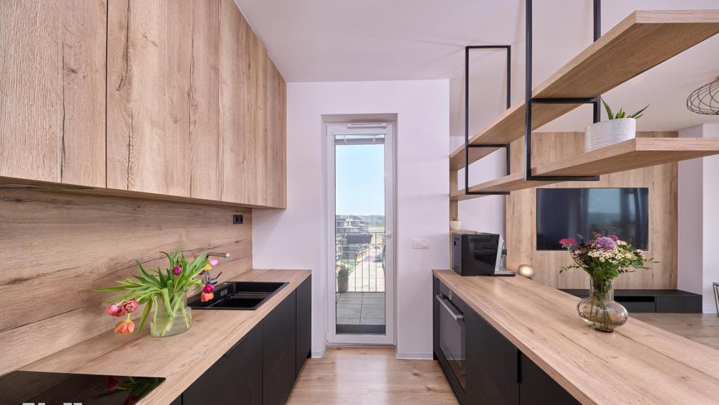 Neibrs |  4 - izbový priestranný byt na najvyššom poschodí v projekte Slnečnice – Viladomy.  