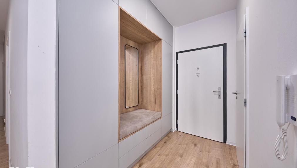 Neibrs |  4 - izbový priestranný byt na najvyššom poschodí v projekte Slnečnice – Viladomy.  