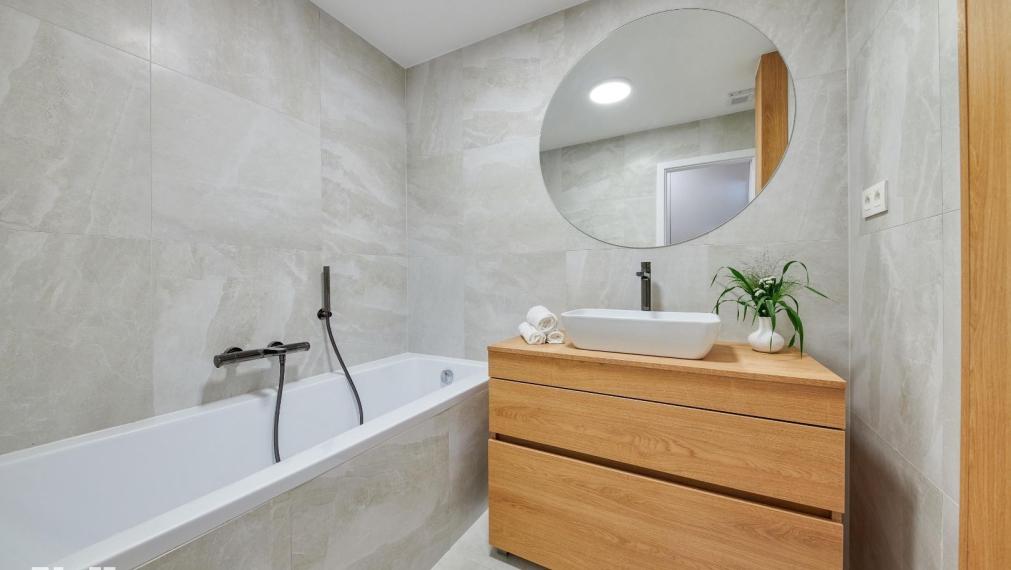 Neibrs | Prenájom 2 izb. bytu po kompletnej rekonštrukcii, balkón, výťah, kobka, Exnárova ul. Ružinov