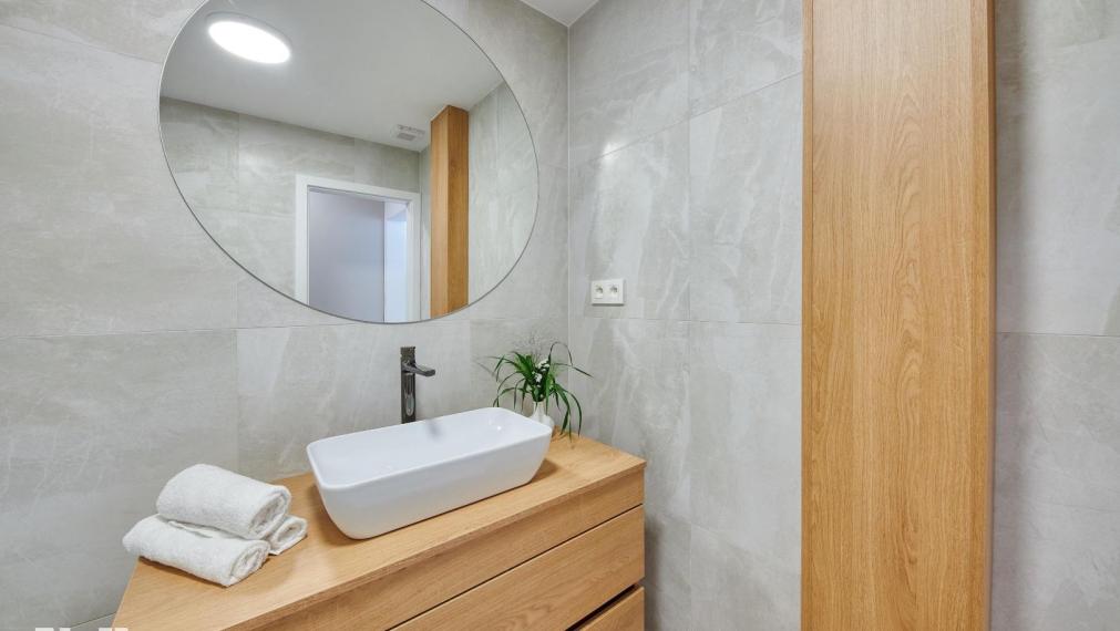 Neibrs | Prenájom 2 izb. bytu po kompletnej rekonštrukcii, balkón, výťah, kobka, Exnárova ul. Ružinov