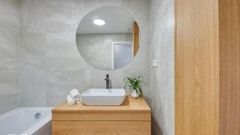 Neibrs | Prenájom 2 izb. bytu po kompletnej rekonštrukcii, balkón, výťah, kobka, Exnárova ul. Ružinov