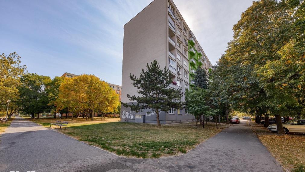 Neibrs | Prenájom 2 izb. bytu po kompletnej rekonštrukcii, balkón, výťah, kobka, Exnárova ul. Ružinov