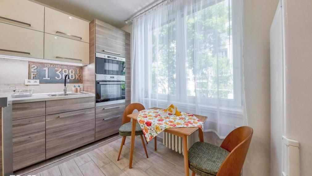 Neibrs | Prenájom 2 izb. bytu v TOP lokalite na Kvačalovej ul.