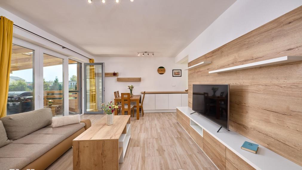 Neibrs | Krásny zariadený 3 izb. byt s vlastnou záhradou 557m2, krytá terasa, 2 parkovacie miesta, Malý Raj