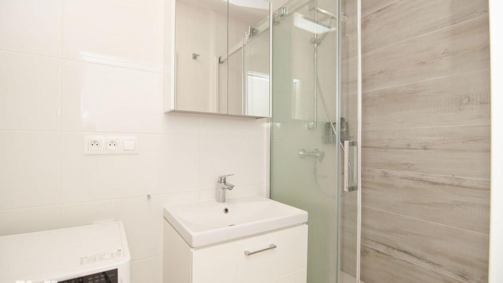 Neibrs | 1,5 izbový byt, klimatizácia, zariadený, parking, OMNIA Tomášikova