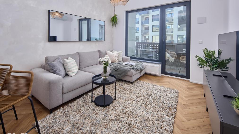 Neibrs | Vkusne zariadený 2 izb. byt v centre mesta vedľa prezidentskej záhrady, klimatizácia, loggia