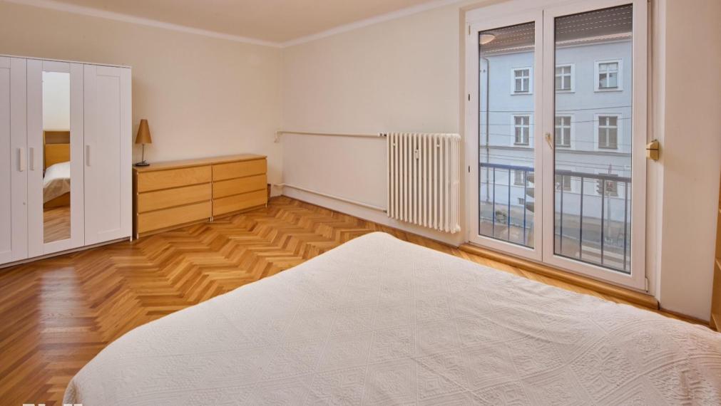 Neibrs | Na prenájom 2i zariadený byt s výťahom, 5m2 balkónom, špajzou, parkovaním, Palisády, Staré mesto Bratislava I