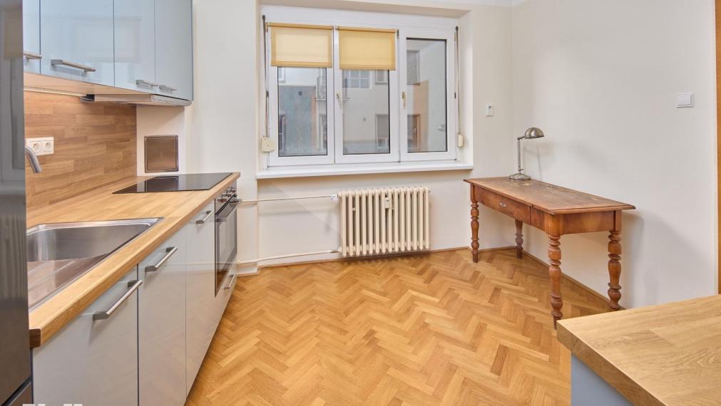 Neibrs | Na prenájom 2i zariadený byt s výťahom, 5m2 balkónom, špajzou, parkovaním, Palisády, Staré mesto Bratislava I