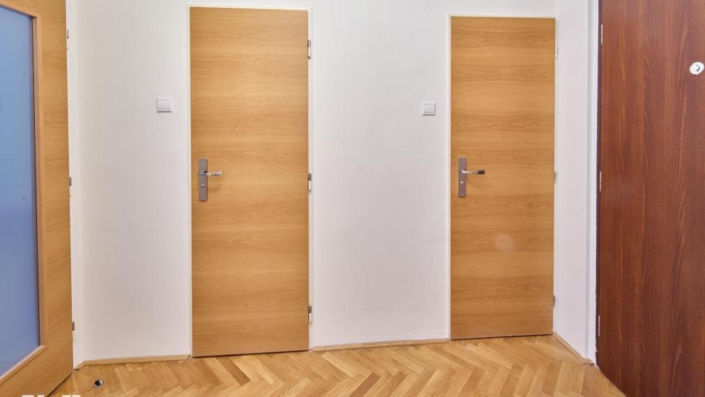 Neibrs | Na prenájom 2i zariadený byt s výťahom, 5m2 balkónom, špajzou, parkovaním, Palisády, Staré mesto Bratislava I