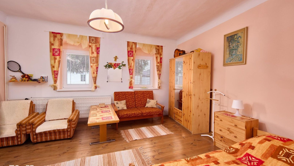 Neibrs | Na predaj 5izb RD s príslušenstvom, stodolou, kanalizácia, s veľkým pozemkom 2549 m2