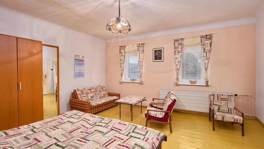 Neibrs | Na predaj 5izb RD s príslušenstvom, stodolou, kanalizácia, s veľkým pozemkom 2549 m2