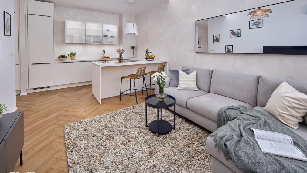Neibrs | Elegantný 2 izb. byt v centre mesta vedľa prezidentskej záhrady, klimatizácia, loggia