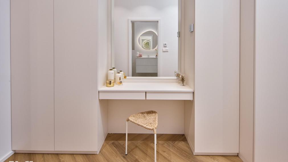 Neibrs | Elegantný 2 izb. byt v centre mesta vedľa prezidentskej záhrady, klimatizácia, loggia