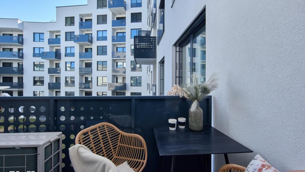 Neibrs | Elegantný 2 izb. byt v centre mesta vedľa prezidentskej záhrady, klimatizácia, loggia