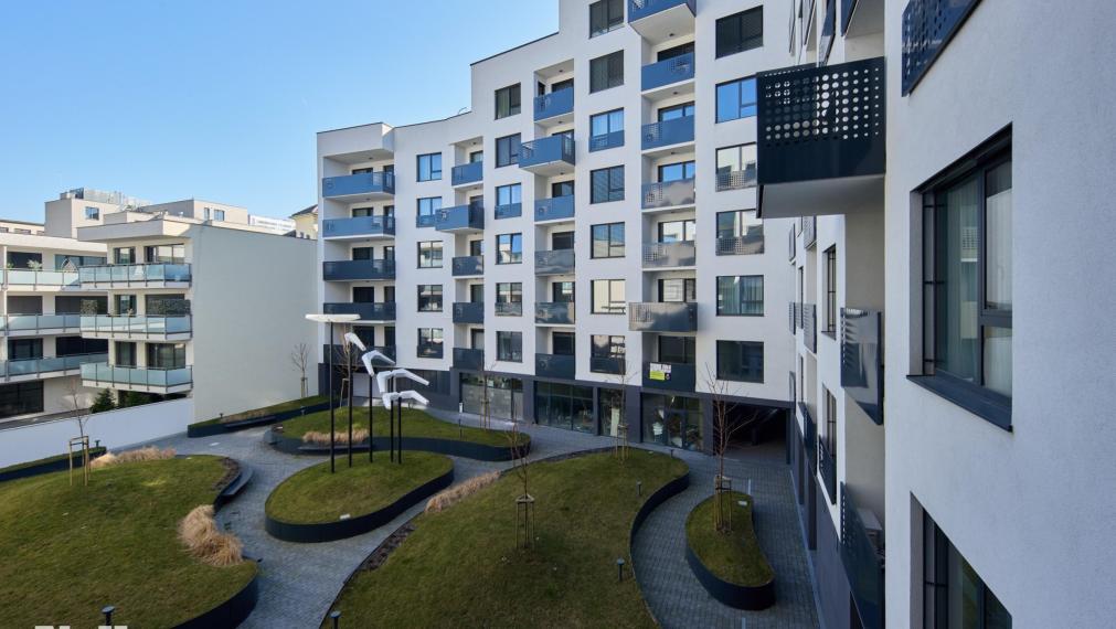 Neibrs | Elegantný 2 izb. byt v centre mesta vedľa prezidentskej záhrady, klimatizácia, loggia