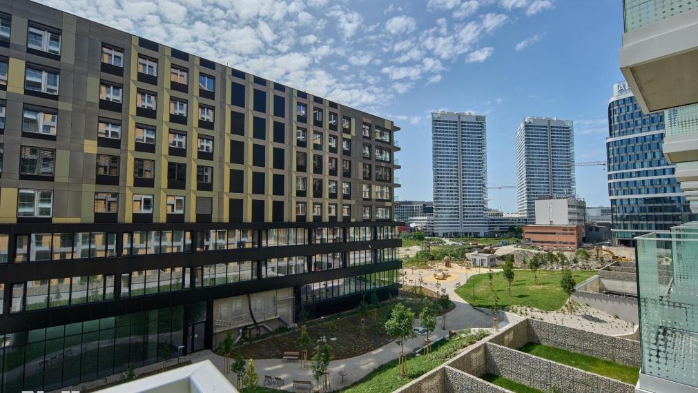 Neibrs | 3 izb byt Metropolis, centrum, chladenie, 2x balkón, parking