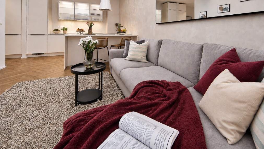 Neibrs | Elegantný 2 izb. byt v centre mesta vedľa prezidentskej záhrady, klimatizácia, loggia