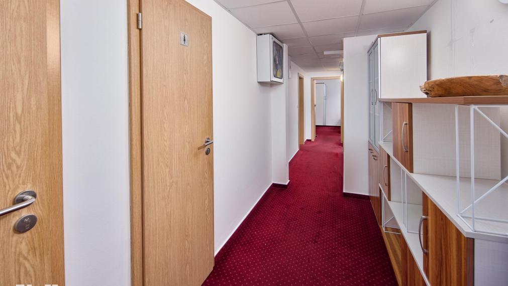 Neibrs | Záhradnícka ul. | Prenájom 6 kancelárií so zasadačkou, 122 m2