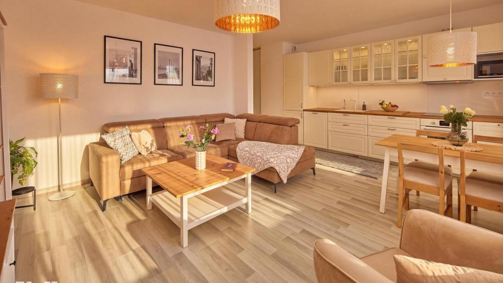 Neibrs | 3 izbový byt s balkónom (8m2) a parkovacím miestom