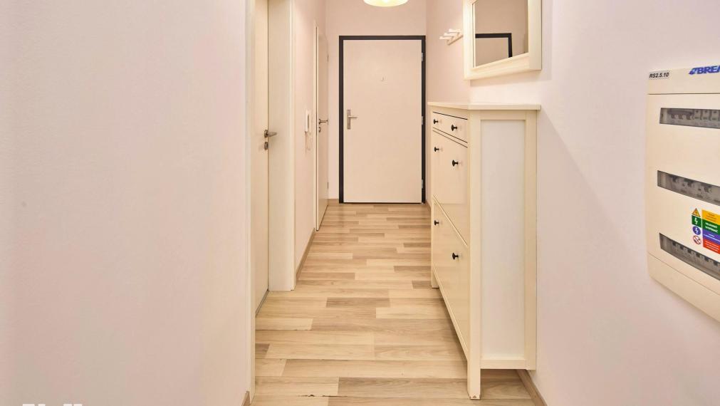 Neibrs | 3 izbový byt s balkónom (8m2) a parkovacím miestom