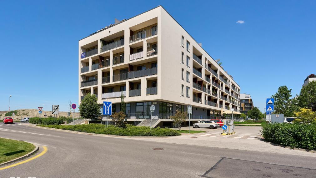 Neibrs | 3 izbový byt s balkónom (8m2) a parkovacím miestom