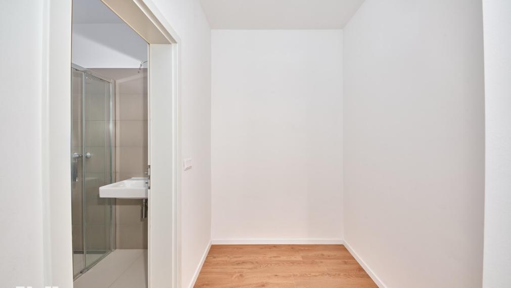 Neibrs | 4-izbový byt s veľkorysou terasou (63 m²) a dvoma parkovacími garážovými miestami 