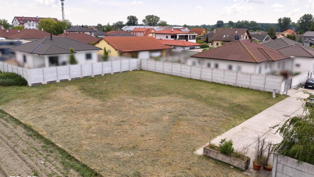 Neibrs | Pozemok pre samostatný RD alebo Dvojdom, všetky IS