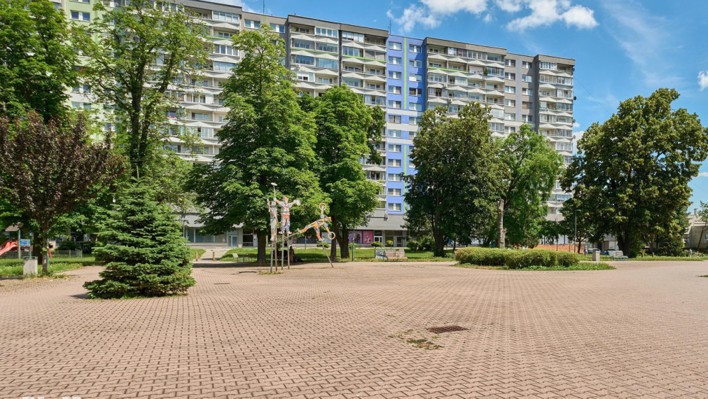 Neibrs | Dvojgarsónka deluxe s loggiou na Nobelovom nám. 