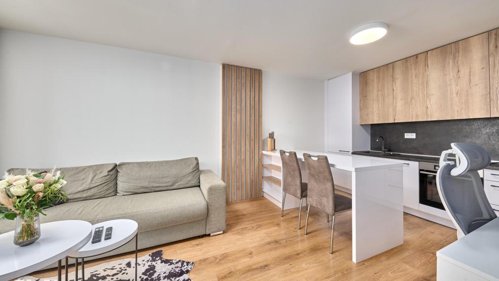NEIBRS| Exkluzívne na prenájom nový 2i byt, 48m2 v centre, balkón, kobka, novostavba, Trenčianska, Bratislava
