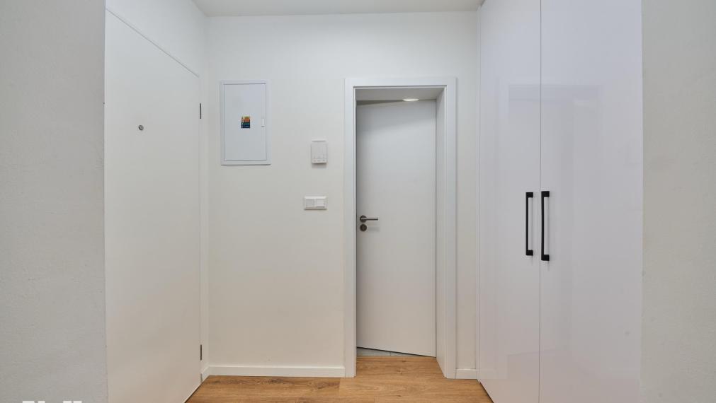 NEIBRS| Exkluzívne na prenájom nový 2i byt, 48m2 v centre, balkón, kobka, novostavba, Trenčianska, Bratislava
