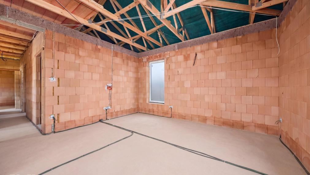 Neibrs | 4 izbový rodinný dom (bungalov) na Novej ulici – pokojná lokalita priamo v centre Šoporne