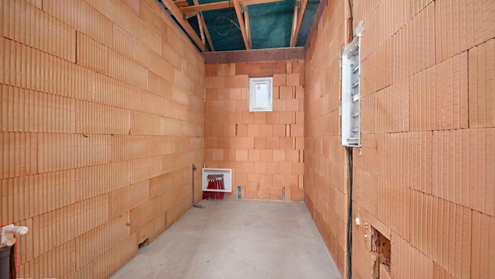 Neibrs | 4 izbový rodinný dom (bungalov) na Novej ulici – pokojná lokalita priamo v centre Šoporne