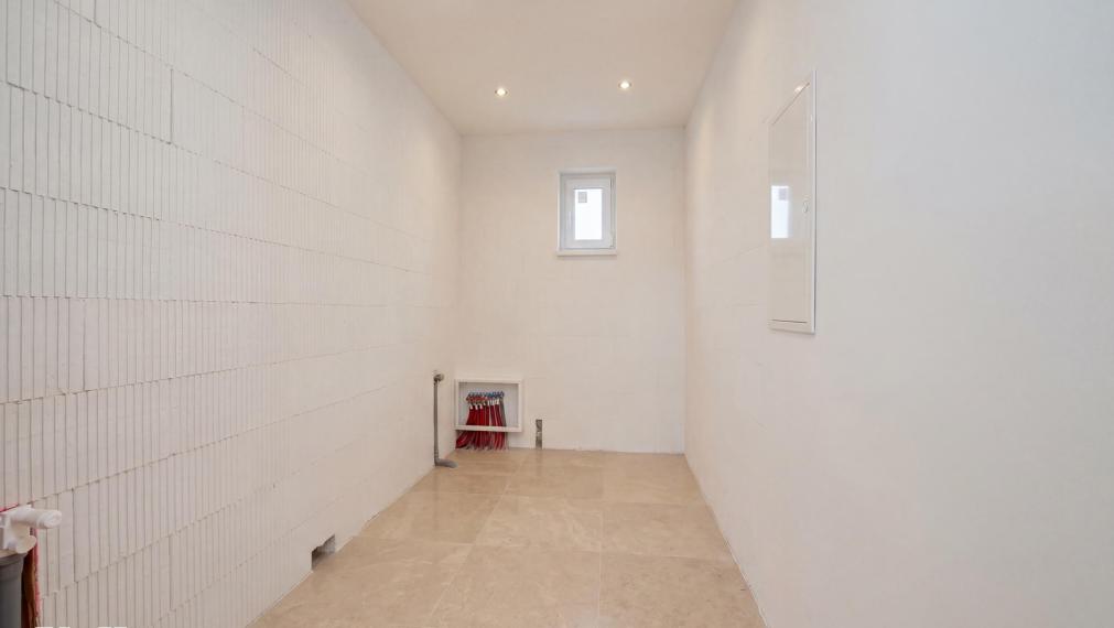 Neibrs | 4 izbový rodinný dom (bungalov) na Novej ulici – pokojná lokalita priamo v centre Šoporne