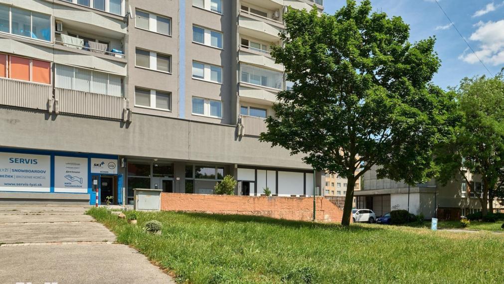 Neibrs | NOVOZREKONŠTRUOVANÁ DVOJGARSÓNKA DELUXE S LOGGIOU, NOBELOVO NÁMESTIE 