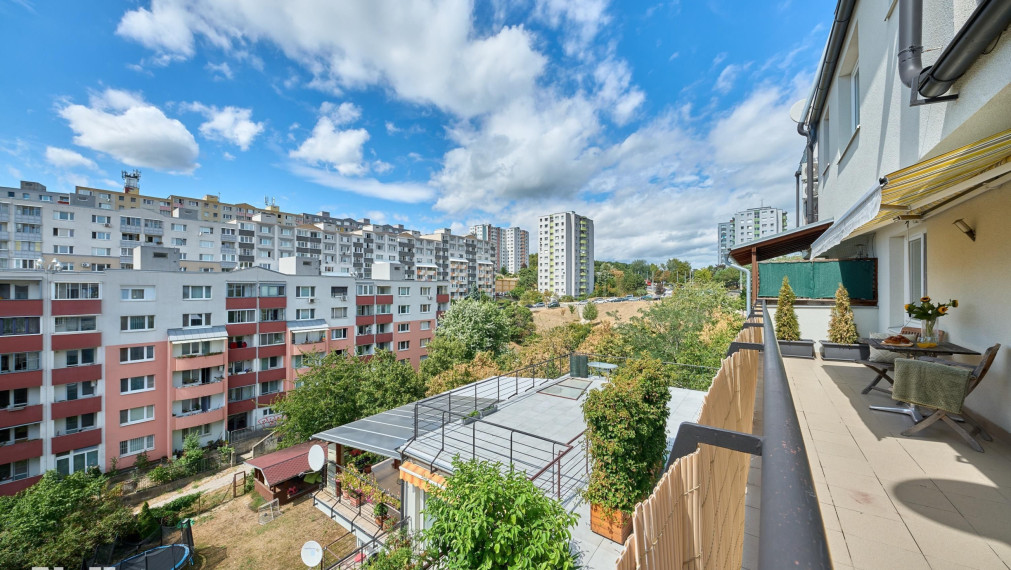 Neibrs | 3-izbový byt s 20 m² terasou a rezidenčnou záhradou | Dlhé diely