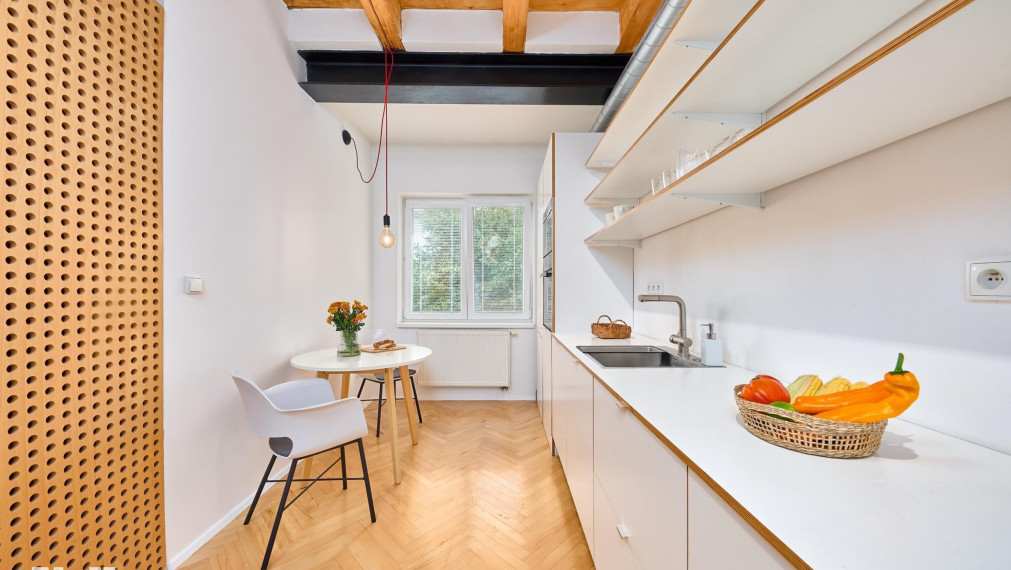 Neibrs | Nivy- 3 izb. byt s loggiou, 112 m2, výťah, Kvetná ul.