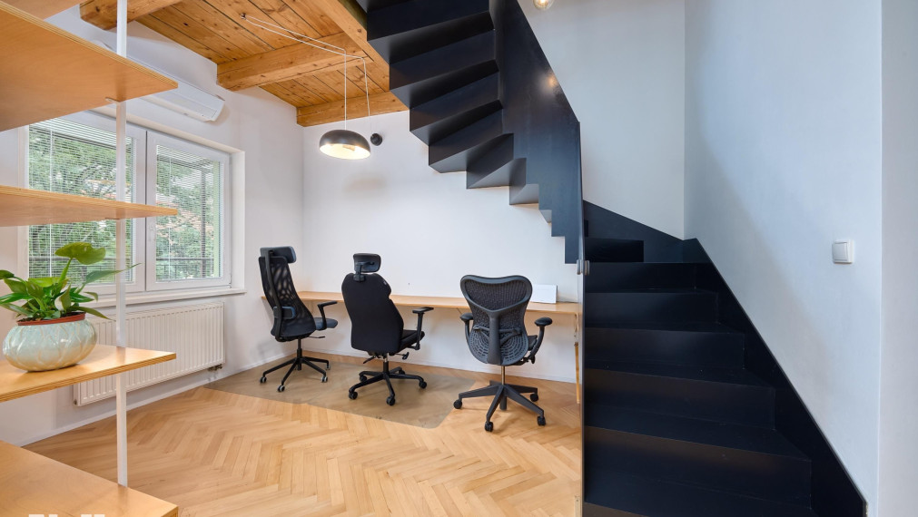 Neibrs | Nivy- 3 izb. byt s loggiou, 112 m2, výťah, Kvetná ul.