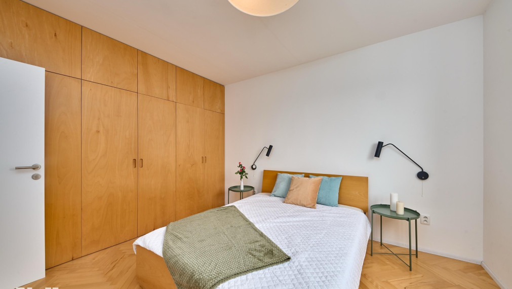 Neibrs | Nivy- 3 izb. byt s loggiou, 112 m2, výťah, Kvetná ul.