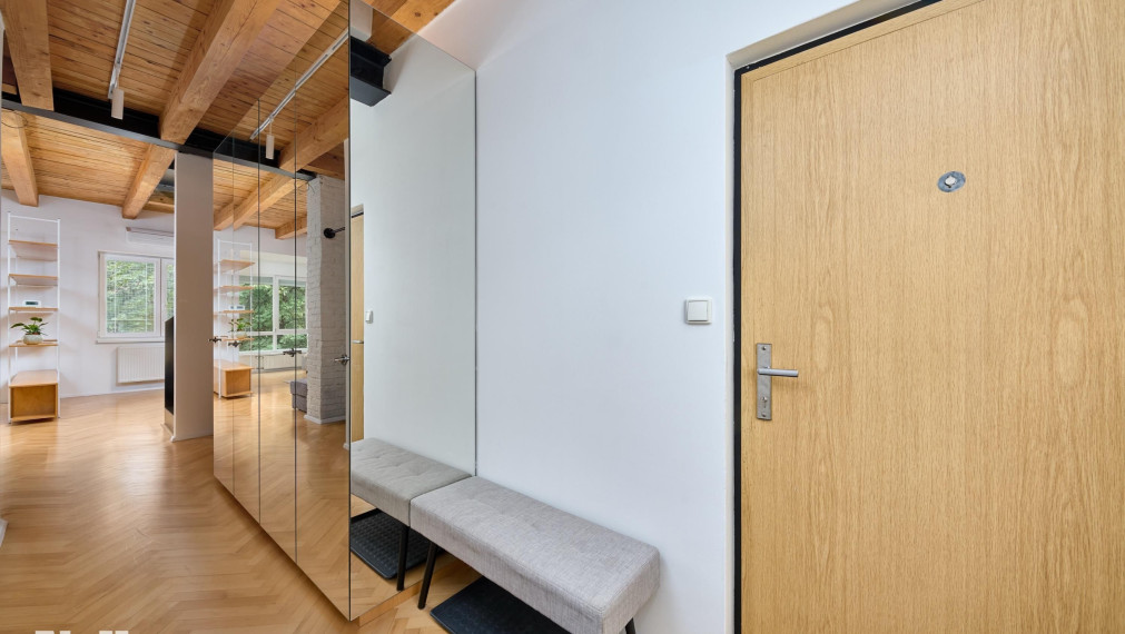 Neibrs | Nivy- 3 izb. byt s loggiou, 112 m2, výťah, Kvetná ul.