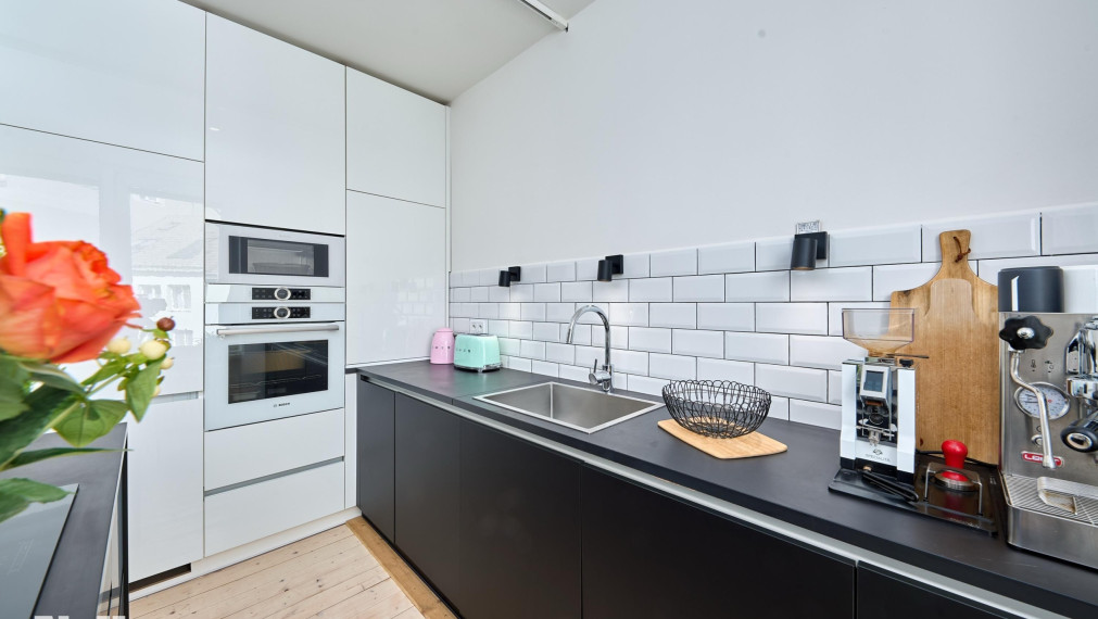 Neibrs | REZERVOVANÉ- 2-izbový byt priamo na Dulovom námestí | 62,5 m² | kompletná rekonštrukcia