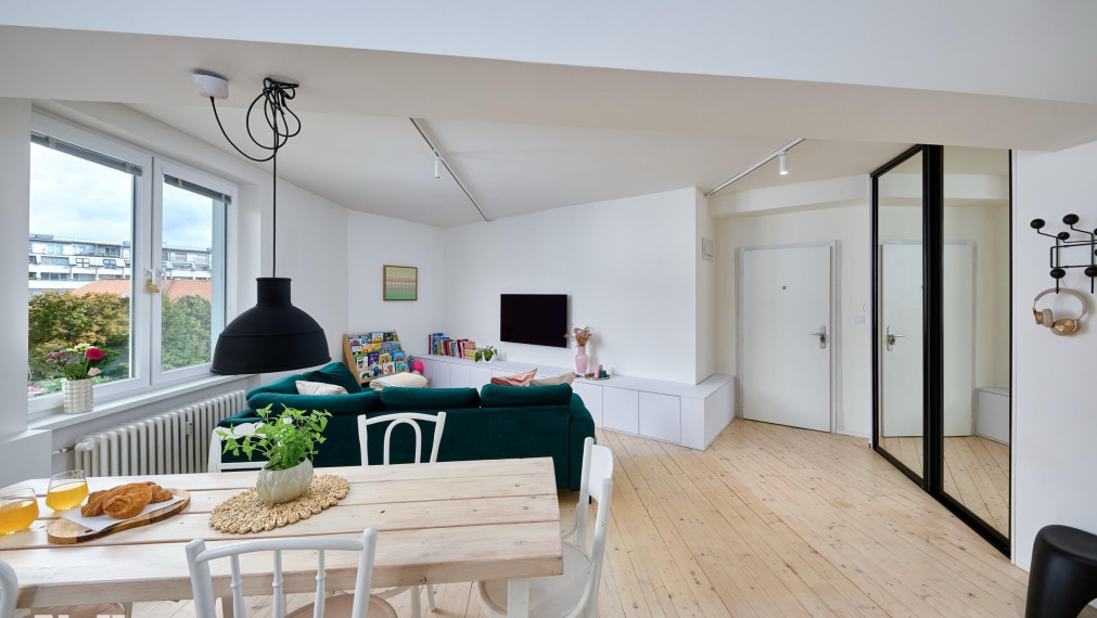 Neibrs | REZERVOVANÉ- 2-izbový byt priamo na Dulovom námestí | 62,5 m² | kompletná rekonštrukcia