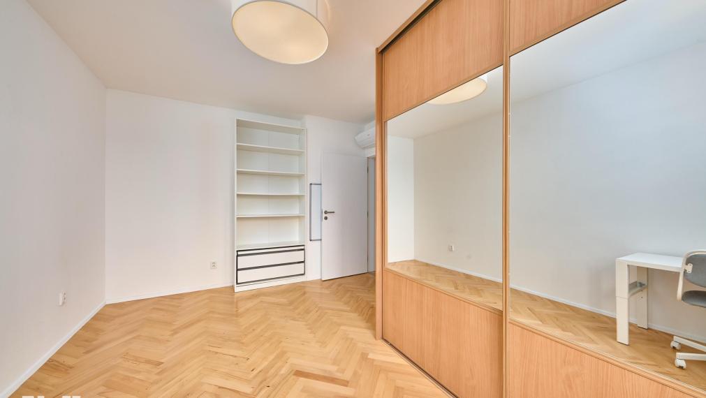 Neibrs | REZERVOVANÉ- Nivy- 3 izb. byt s loggiou, 112 m2, výťah, Kvetná ul.